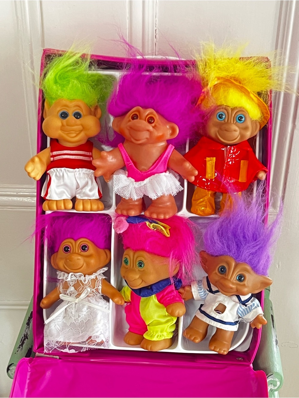 1992 Ace Novelty Treasure Trolls Pink Carrying Case w/ 6 Varieties of Trolls